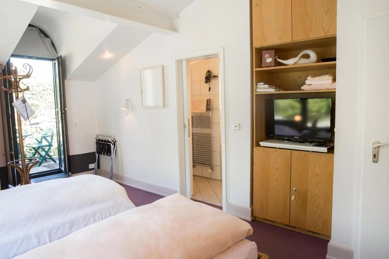 Air Boardinghouse Tulip Stockum, Zu Fuss - 3 Minuten Zur Messe Düsseldorf Casa de hóspedes