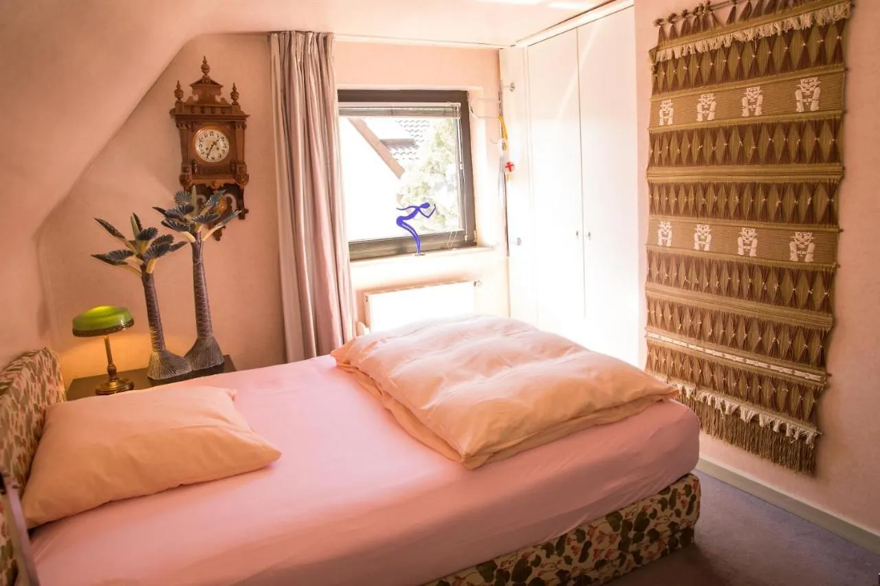 Air Boardinghouse Tulip Stockum, Zu Fuss - 3 Minuten Zur Messe Düsseldorf Alemanha
